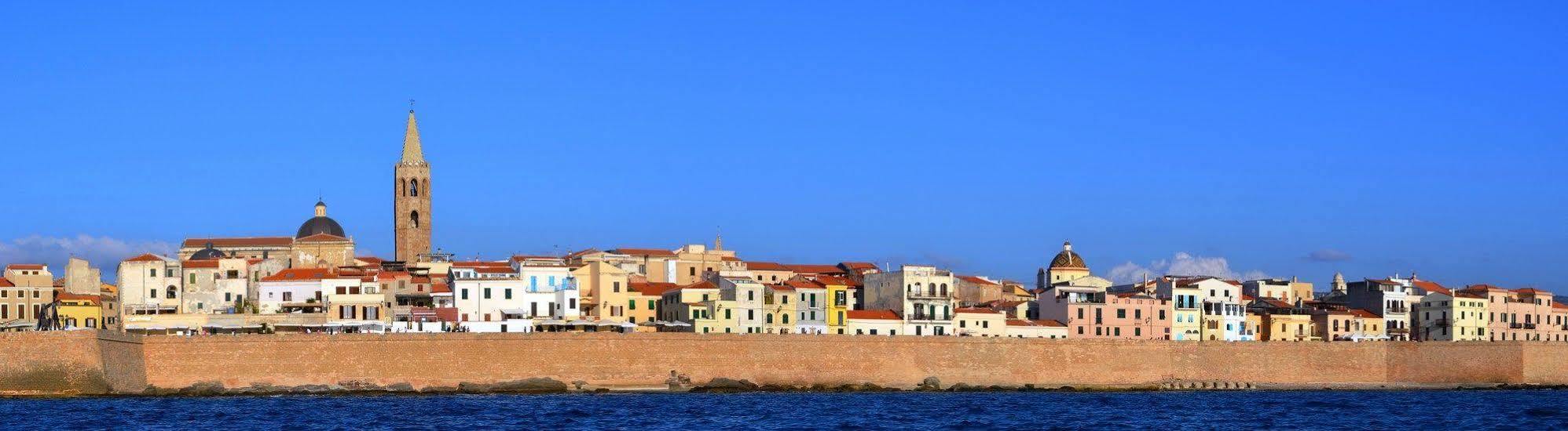 Hotel Antonhouse Alghero Exterior foto